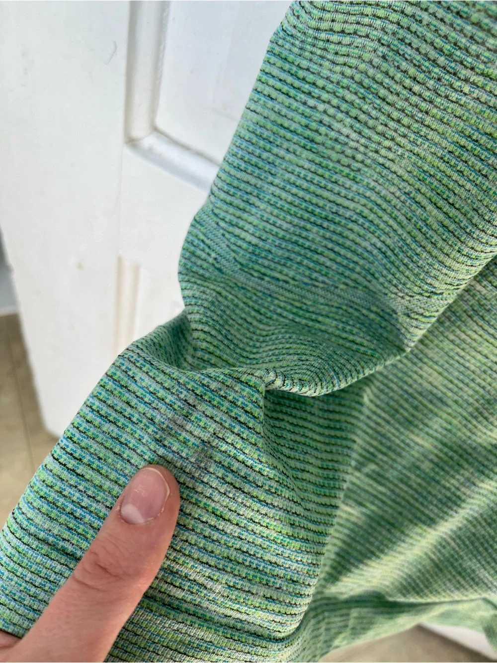 Lululemon Swiftly Tech Short Sleeve Tee Shirt 2.0 Hip-Length in Green Space Dye - Picture 6 of 7